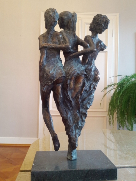 Skulptur "Tres Chicas"